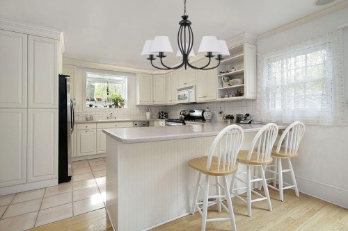 zyrandol-nad-blatem-w-kuchni