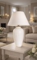 elegancka-biala-lampa-ceramiczna-w-stylowym-salonie.jpg
